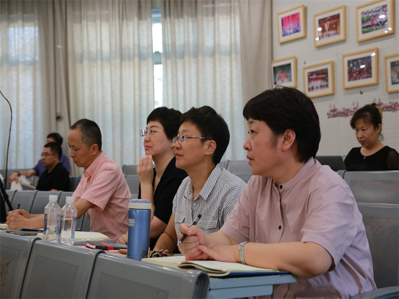 4.校長們聽課.jpg 4.校長們聽課.jpg