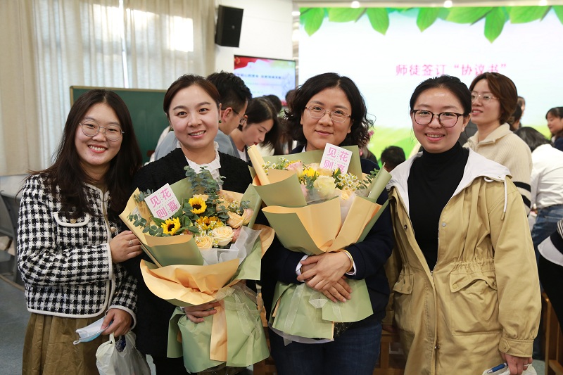 9.1 師徒小合影(yǐng)1.JPG