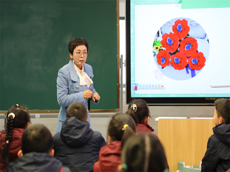 1.3  張紹華老師執教1.jpg