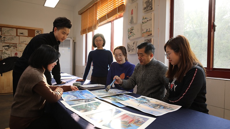 2.  美術(shù)組 照(zhào)片1.JPG