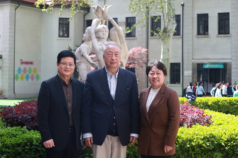 小主人雕像 (1).JPG