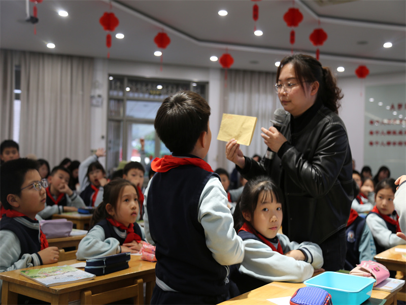 2. 譚娟.jpg 2. 譚娟.jpg