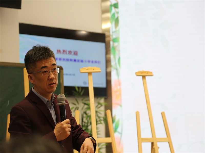 4. 馮毅.jpg 4. 馮毅.jpg