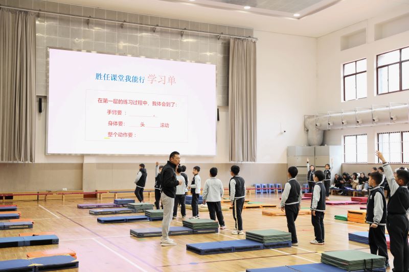 陳志華上課1.jpg 陳志華上課1.jpg