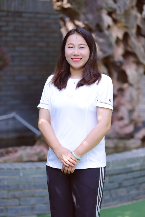 陸丹老師照(zhào)片.png 陸丹老師照(zhào)片.png