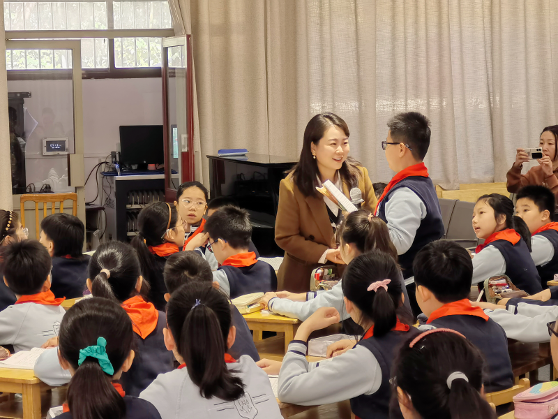 05楊卉.png 05楊卉.png