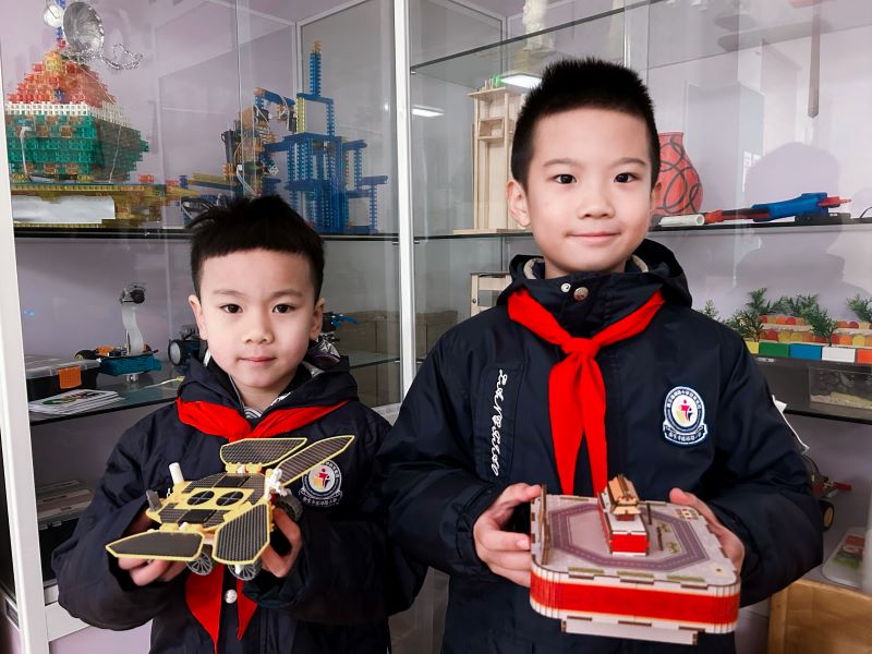 生2曹雲博 陳駿齊二（5）班.JPG