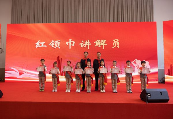 講解員(yuán) (2).jpg